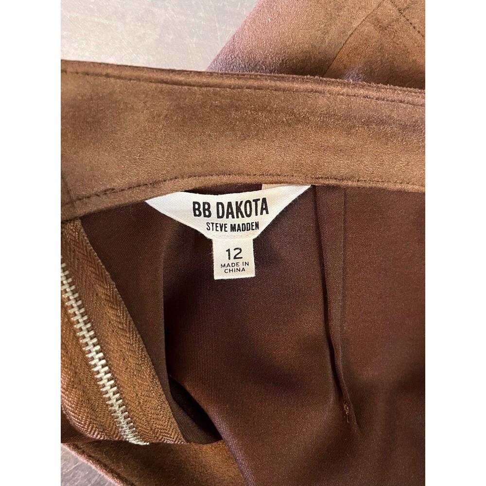 BB Dakota X Steve Madden Arizona Faux Suede Mini Skirt Size 12 Camel Shark Hem - Picture 5 of 8
